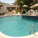 Bronze Hotel