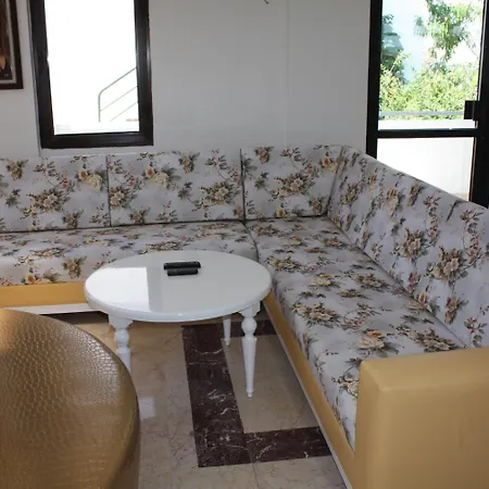 青铜酒店 3* 博德鲁姆